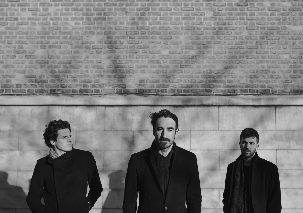 TheCoronas's tweet photo. HAUNTED. OUT THIS FRIDAY.
#thecoronas #haunted #newmusic https://t.co/t4EwZtTq71
