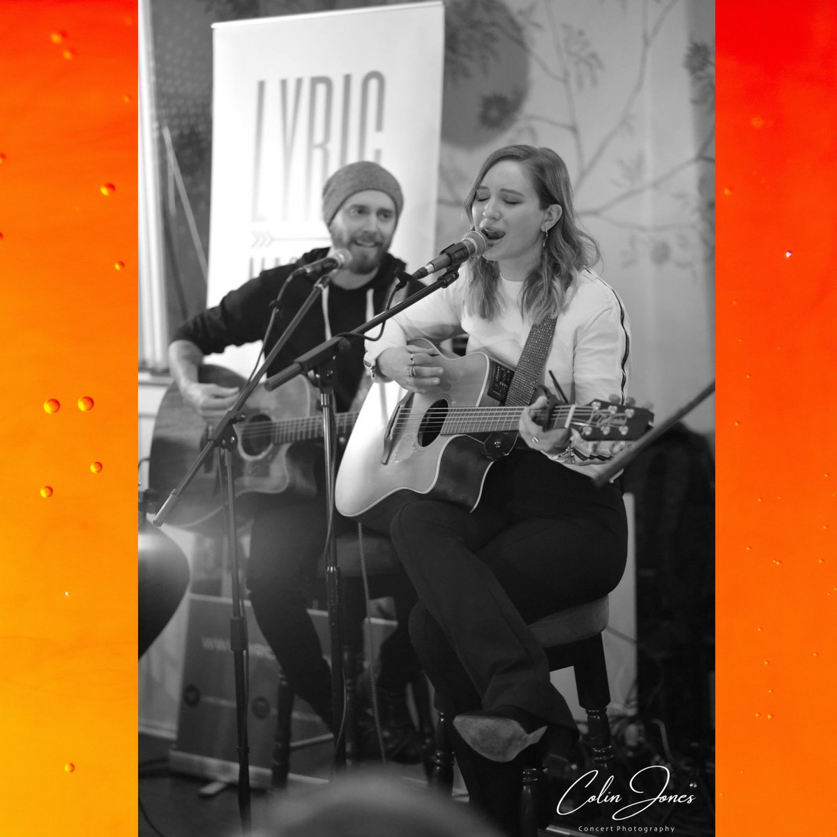 theroundupldn's tweet photo. It was awesome to have @olivialanemusic and @JA_Eason on the Round Up stage! 📸 : @colinjones1000 

Next show: 13th of Feb at @ColonelFawcett https://t.co/PNYn8TukKZ
