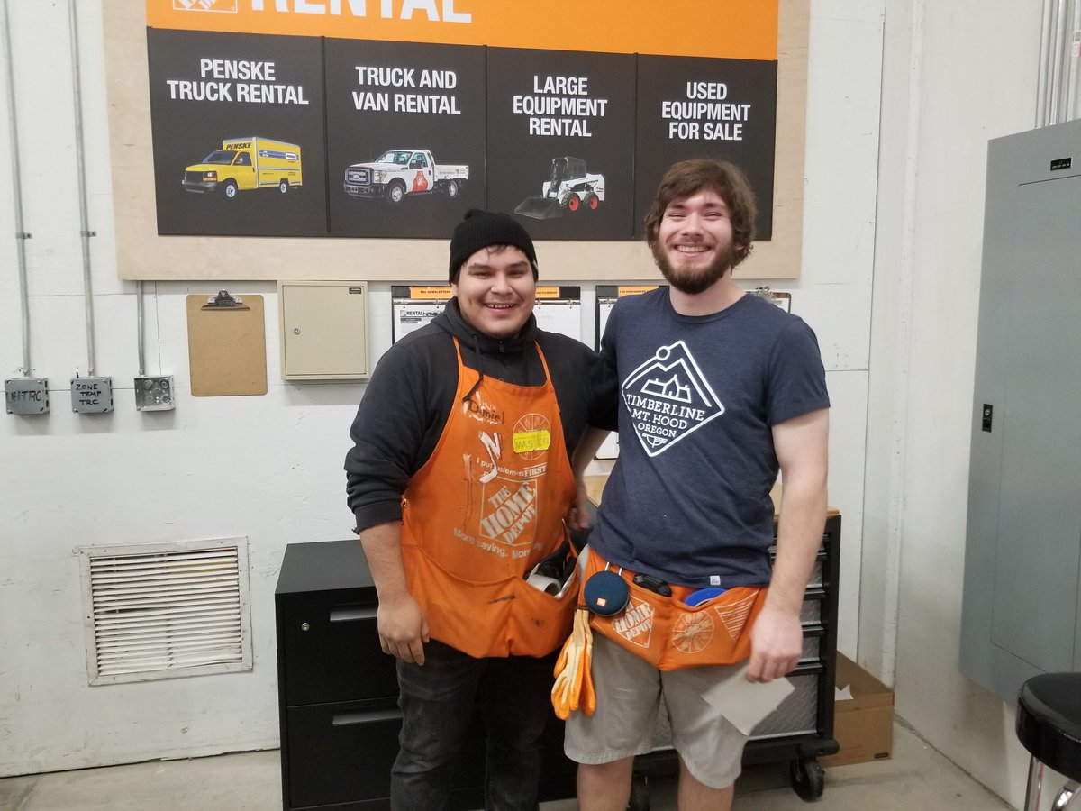 After covering how to rent a tool for our PK of the day, Daniel the freight supervisor recognized Gabe for doing the right thing. Gabe volunteered to cover the Lot when we had a call-out, showing a real team-player attitude! Great job team!!