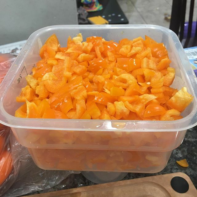 huimaille's tweet photo. Warrior spirit loves a good chopping session for future quiche and chili 😋🔪🍴 #mealprep #chopchopchop #foodislife https://t.co/9HAMROBjUw https://t.co/Sdgoxqs5rK