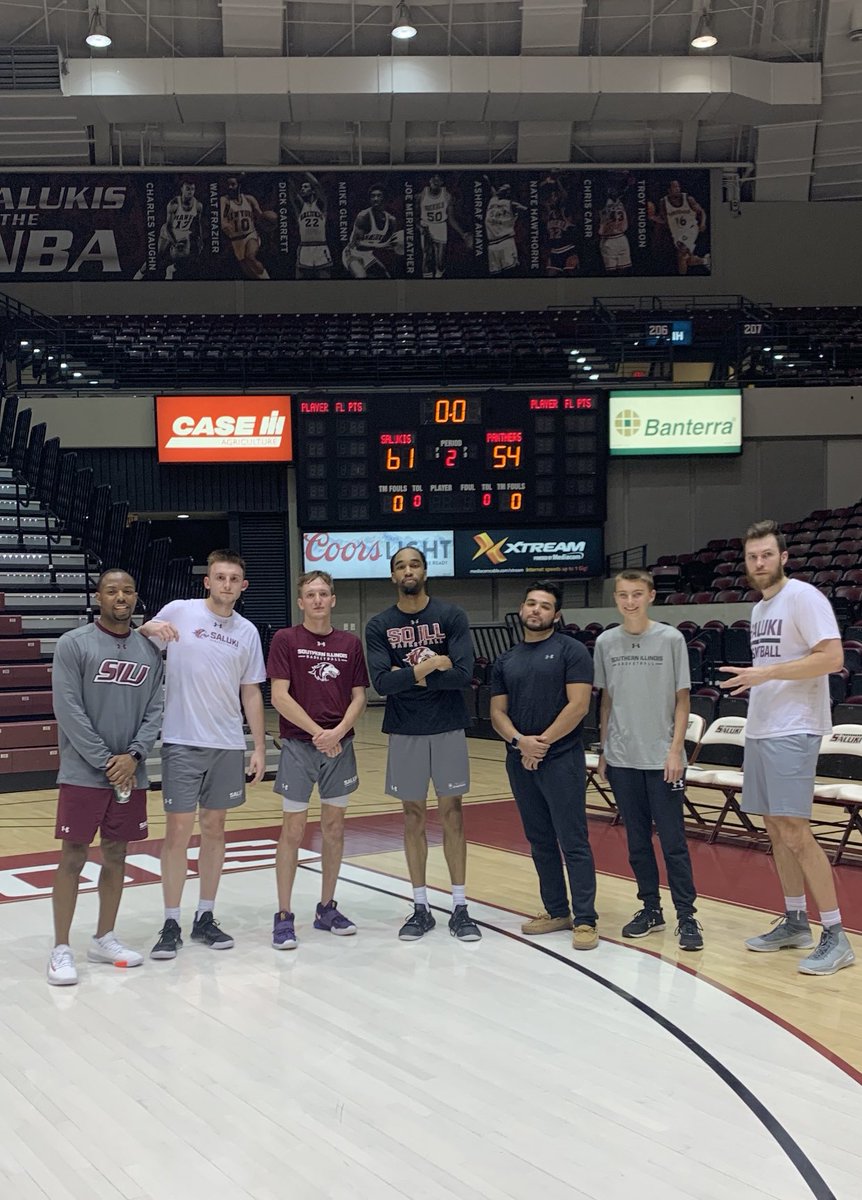 Hard fought battle vs <a href="/UNIManagers/">UNI MBB Managers</a> but the #3 Dawgs still come up with the win 61-54 to move to 8-0! #LeaveALegacy <a href="/ManagerGames_/">Manager Games</a>