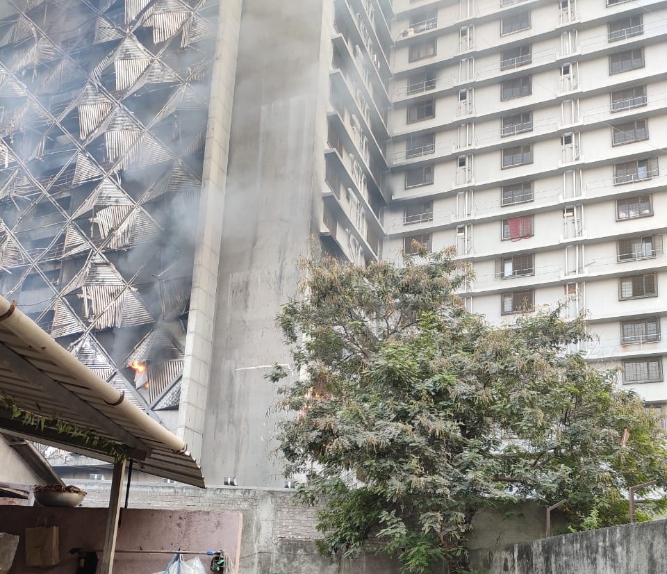 TejassModi_'s tweet image. #Surat #SuratFire