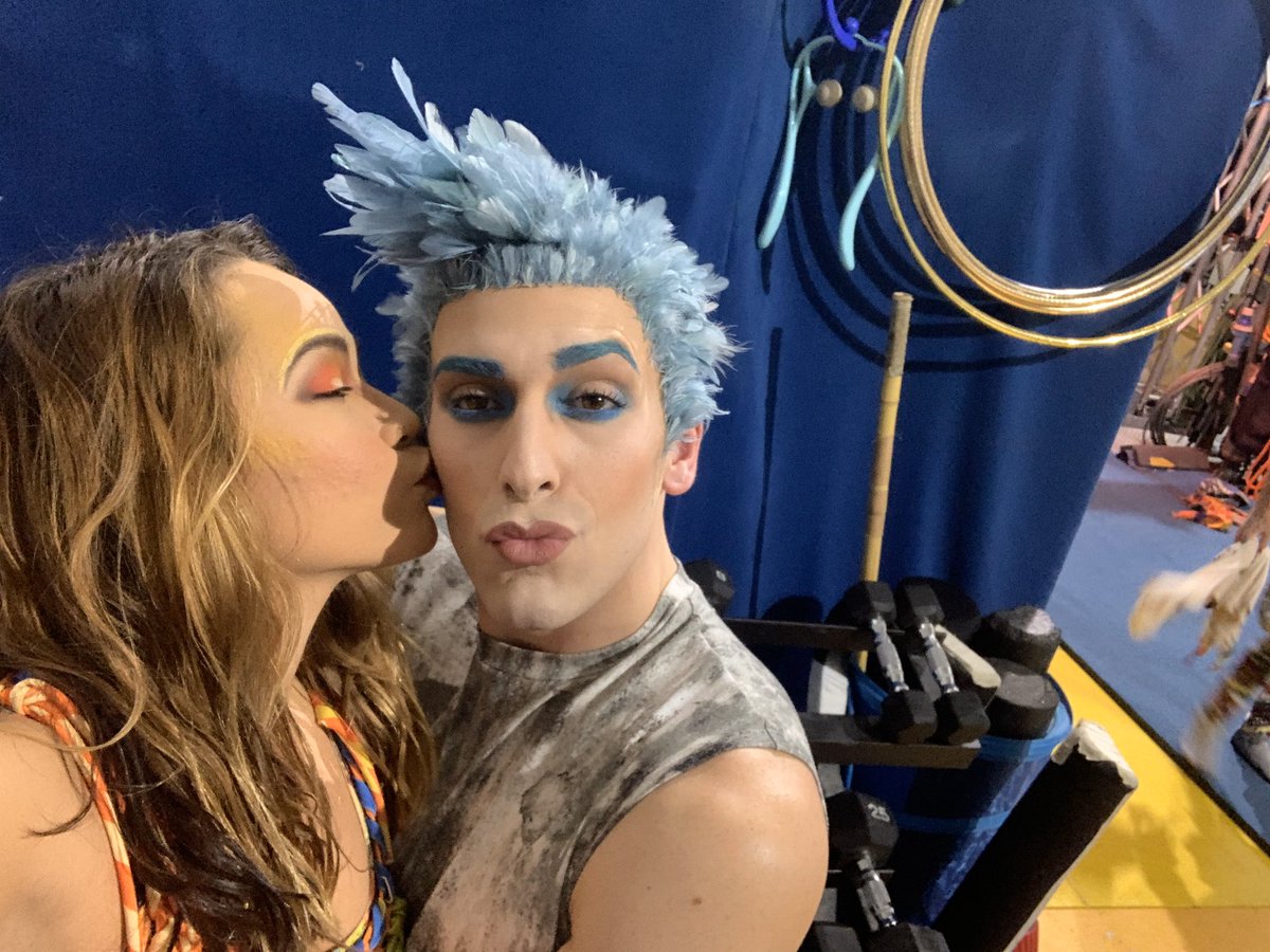 Cirque's tweet photo. What do we do #BackstageCirque at #VOLTA during intermission?! It’s #selfie time in #LosAngeles!📸😁 https://t.co/pObm5KmOZA