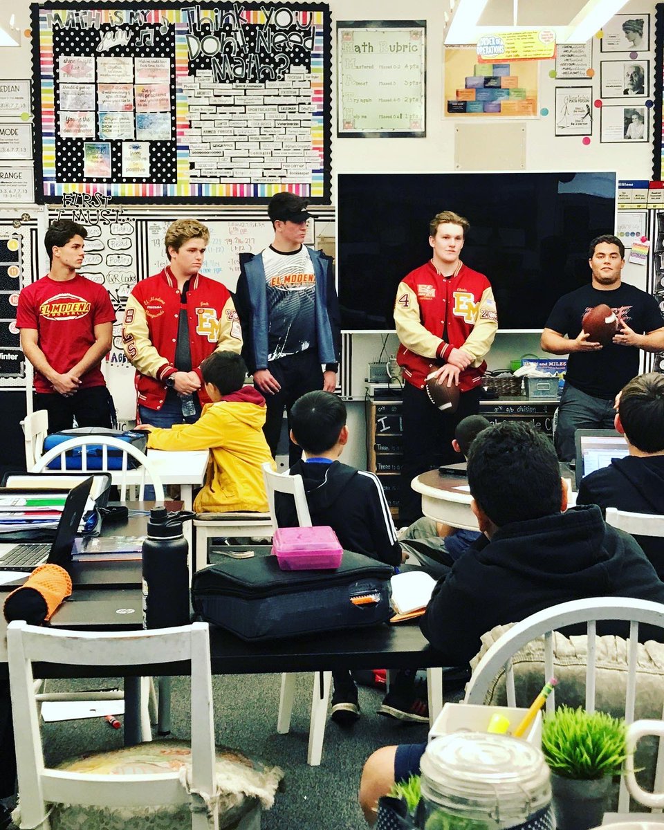 ElmoHSAthletics's tweet photo. @elmodenafb had a great time visiting with 5th and 6th graders at La Veta Elementary today! We can’t wait to go back on Thursday and play ball with the Vikings! We love our feeder schools! #chooseelmo #thisiselmo @OUSDLaVeta @orangeusd @OCDeptofEd @ElModenaHS https://t.co/CXHb2zESdw