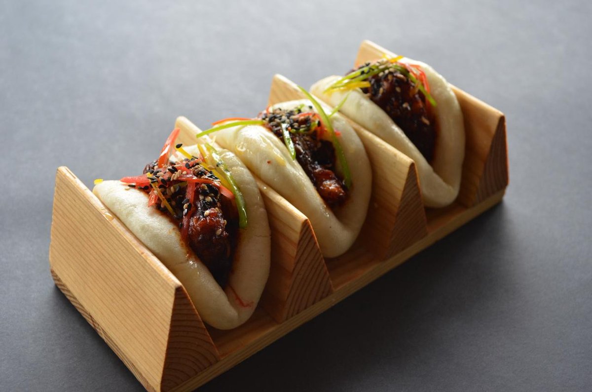 Chilli Basil Chicken Bao, as scrumptious as it can ever get😋 Enjoy our sweet and spicy Chilli Basil Chicken Bao at True Tramm Trunk (BKC)

#chillibasilchickenbao #food #foodie #foodphotography #photooftheday #foodlover #tasty #bar #lounge #TrueTrammTrunk #TooDamnDrunk #T3BKC