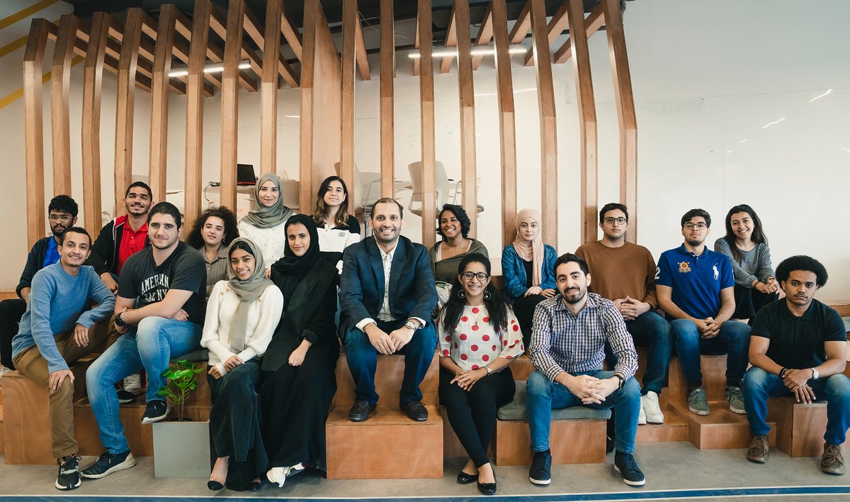 jadarahtap's tweet photo. "اعط مساحة دائمًا للتعلّم"
كانت هذه رسالة الأستاذ @KAlnammari لمرشحّي #برنامج_جدارة_2019 في حديثه معهم، حيث شارك مسيرته المهنية والتعليمية المميزة وعمله كمدير الاستراتيجية في @SIDFSA، وقّدم بعض النصائح المفيدة عن أهمية اتباع القيم والسعي وراء التعليم مهما طال العمر. https://t.co/XBu0iaPb7R