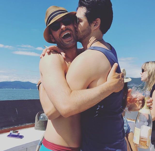 Tom_EllisFans's tweet photo. Still #NationalHugDay somewhere 😈💜 #LuciferMorningstar #Lucifer #StephanMiers #TomEllis 
Credit #MeaghanOppenheimer @tomellis17 #miersstephan https://t.co/H3wcaK0mFL