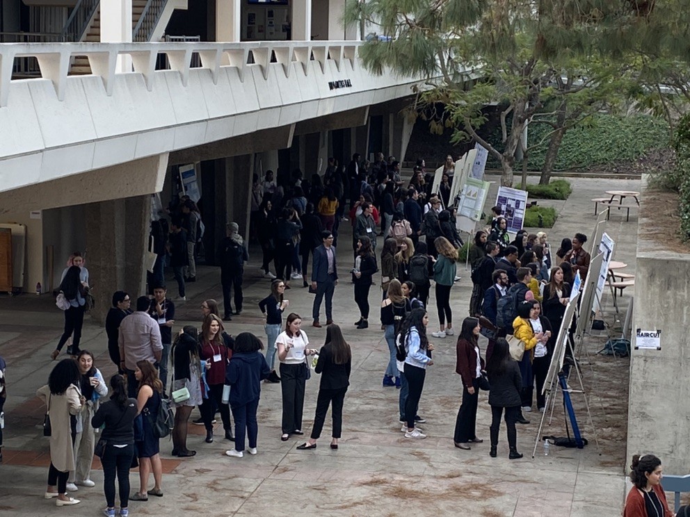 ucicuwip's tweet photo. CUWiP at @UCIrvine hosted by @UCIPhysSci @UCIPhysAstro was a success! We hope this conference inspired and empowered each and every attendee to continue your future endeavors in physics. 

#CUWiP2020 #CUWiP2020UCI https://t.co/3GvfTqFjKs