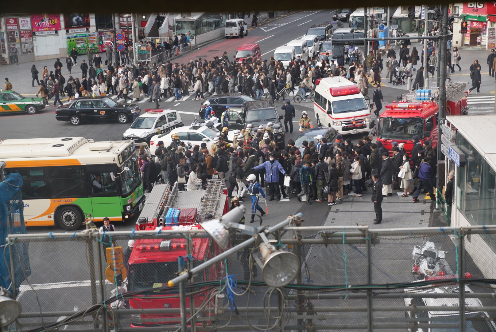 画像 渋谷宮益坂下交差点にて事故明治通り渋滞中 渋谷 宮益坂下交差点 交通事故 T Co Rxgr25xuci まとめダネ