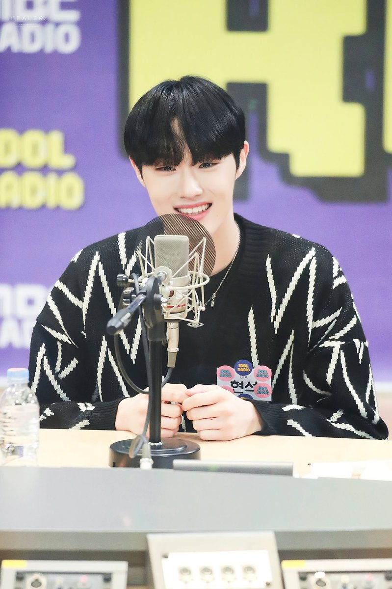 Healer098510's tweet photo. 200120 HQ

IdolRadio 

#CIX #현석 #윤현석 #HYUNSUK #씨아이엑스 https://t.co/O42on6POnw