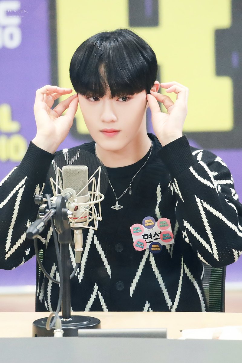 Healer098510's tweet photo. 200120 HQ

IdolRadio 

#CIX #현석 #윤현석 #HYUNSUK #씨아이엑스 https://t.co/O42on6POnw
