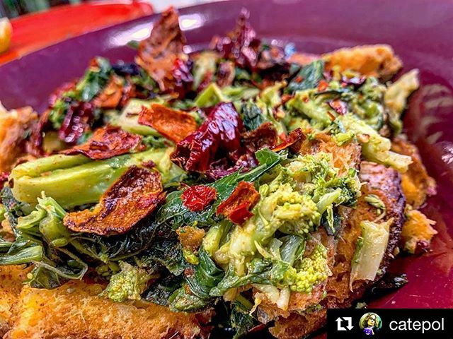 ComeToBas's tweet photo. #Repost @catepol with @get_repost
・・・
Cialledda materana con rape e peperoni cruschi. Piatto abbondante, dettaglio. #Matera #cialledda #food #foodporn https://t.co/ck1snwJM4V