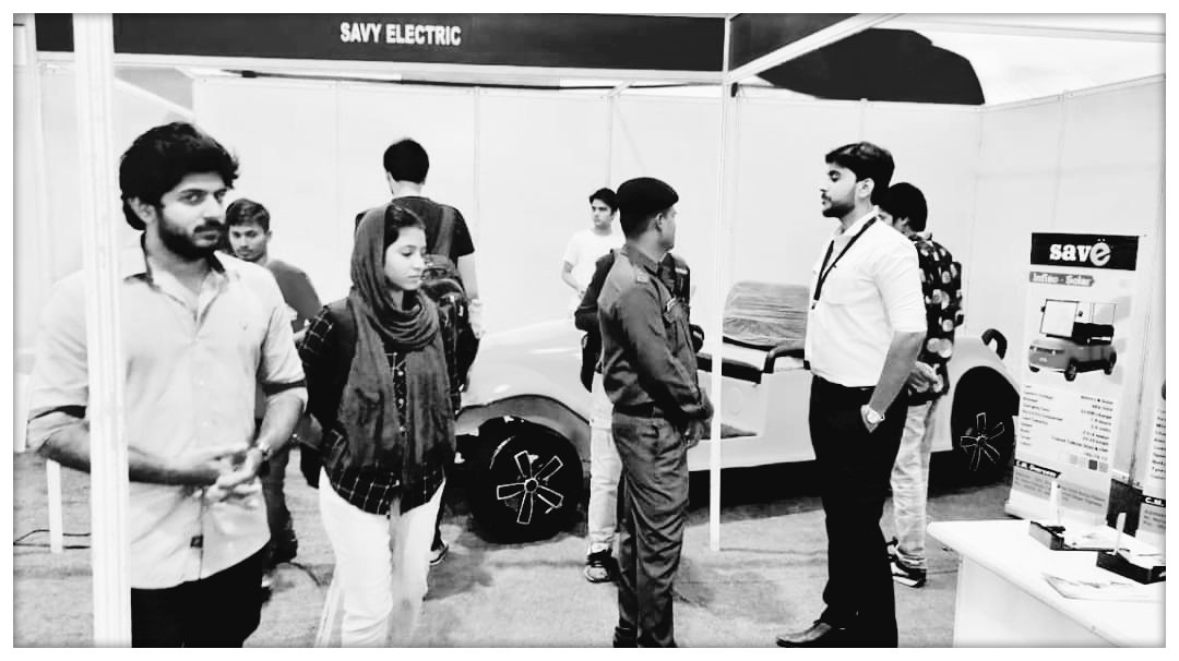 savygreentech's tweet photo. Savë product exhibits by  IIT Gandhi Nagar.

#saveeIndia #ElectricVehicles #roadTransport #eloaders #ecarts #campusCarts #golfCarts #erickshaw #technology #electricandhybridvehicles #india #sharedmobility 
https://t.co/EzFsNzNGlR https://t.co/iOUrEyofhk