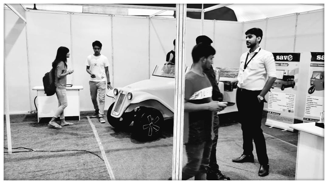 savygreentech's tweet photo. Savë product exhibits by  IIT Gandhi Nagar.

#saveeIndia #ElectricVehicles #roadTransport #eloaders #ecarts #campusCarts #golfCarts #erickshaw #technology #electricandhybridvehicles #india #sharedmobility 
https://t.co/EzFsNzNGlR https://t.co/iOUrEyofhk