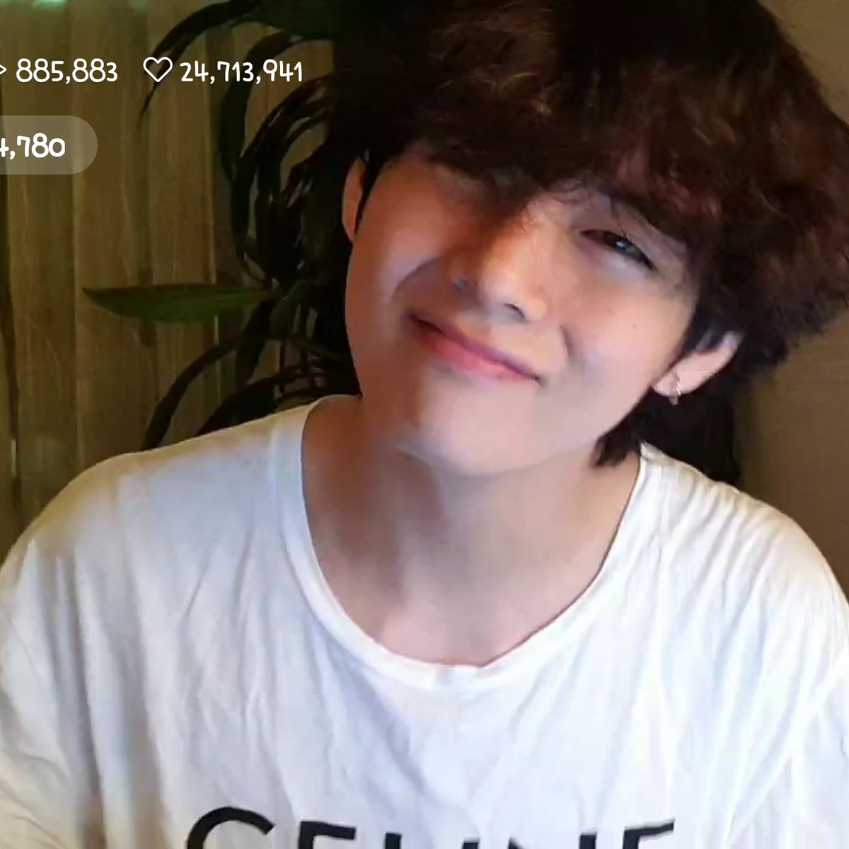 EHEHisLOVE_'s tweet photo. Taehyungie the cutest https://t.co/LYC6h9PD29