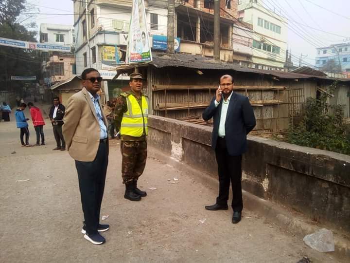 MRTelecom7's tweet image. The administration overturns illegal construction on Shankar Bansi Canal in Noakhali's Companyganj Basurhat Market.
Present, Executive Magistrate and Assistant Commissioner (Land) Md. Yasin .....................
Thank you