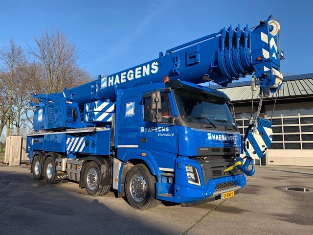 Nieuwe aanwinst! Liebherr LTF 1060-4.1 met Volvo FMX 8x4 vrachtwagen. Een 60 tons telescoopkraan met 40 meter hoofdmast. Het onderstel is voorzien van een Euro 6 SCR motor met I-Shift transmissie, welke voldoet aan de nieuwste milieueisen. Kortom, een genot om mee te rijden!
