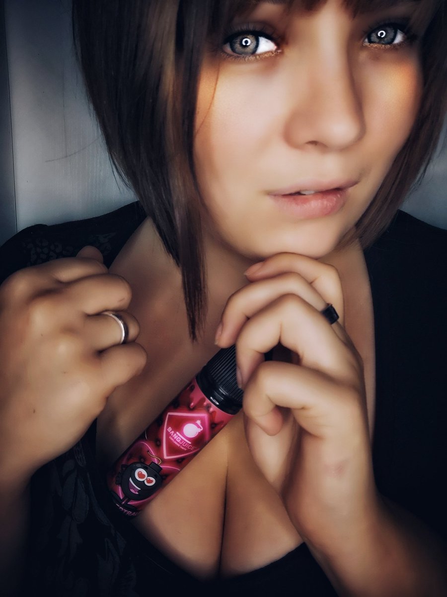 angiiieru's tweet photo. Enthält kein Nikotin //Unbezahlte Werbung @bangjuiceofficial SCHLEUDERTRAUMA
#bangjuice #explosivetaste #bangarmy #vapegirl #vapegirls #dampfergirls #dampfergirl #vapebabe #vapebabes #vapequeen #vapequeens #vapeladies #vapelady #cloudgirls #vapemodel #vapemodels #vapingladies https://t.co/6hnr56ZEPY