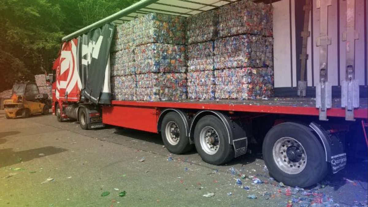 Ism de provincie Drenthe stappen maken voor het inzamelen van lege petflesjes en hoogwaardige plastics.
Van afval naar grondstof <a href="/GemeenteEmmen/">Gemeente Emmen</a> <a href="/ProvDrenthe/">Provincie Drenthe</a>
