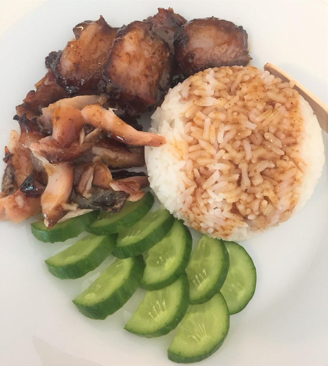 dddcharsiu's tweet photo. It's Lunch time at DDD!

Add Xtra pork or chicken to make your lunch Xtra special! https://t.co/WlIlnMkJ2D