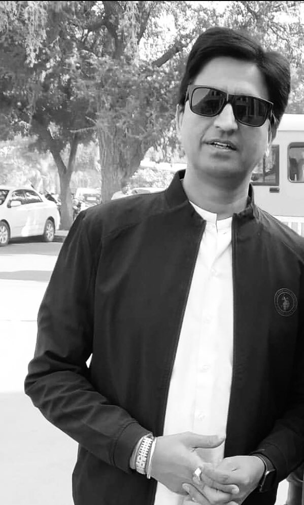 Rofl_Vishvas's tweet photo. नेकियाँ कर के जो दरिया में कभी डाली थी ,
वही तूफान में मिल जाएँगी कश्ती बन कर..."

#KV
@DrKumarVishwas https://t.co/DIRQIoAWcM