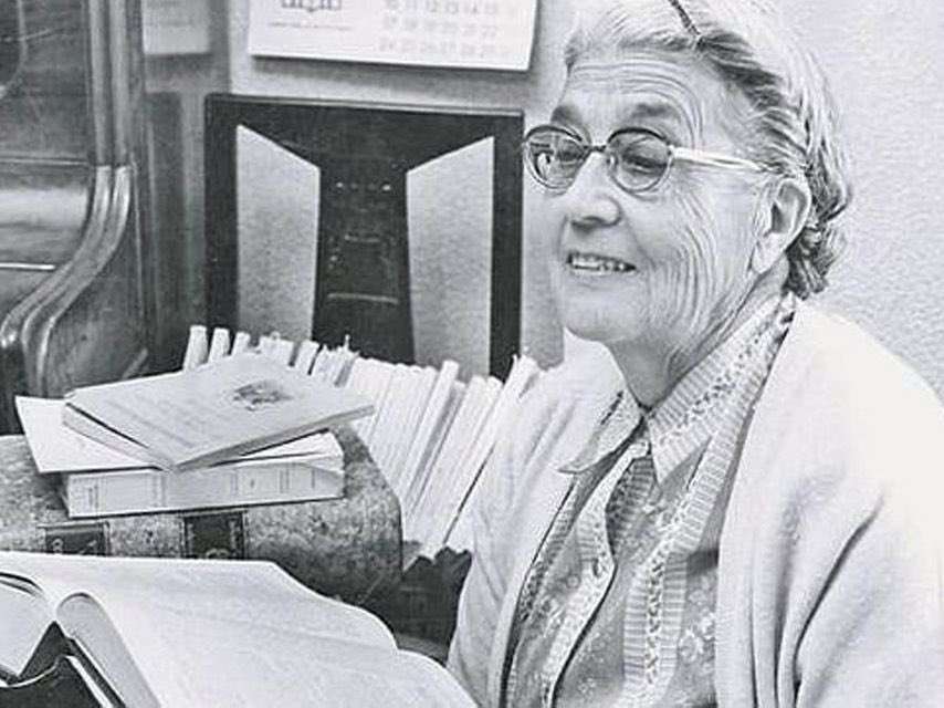 enjoyzaragoza's tweet photo. Un 22-1 de 1981 falleció la zaragozana María Moliner, nacida en Paniza en 1900, fue una de las españolas más influyentes del sXX, ella sola escribió un diccionario más extenso que el de la RAE sobre el uso correcto del castellano y acercó la cultura a la clase trabajadora❣️👏 https://t.co/2UmVucU5qR