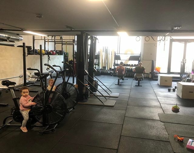 SportsFitLondon's tweet photo. These little girls are great PT clients 😍 they worked hard on the bikes while mummies smashes the rowers 💪🏻👏. Come join our family fit class Tuesdays 10.45am bookings via https://t.co/uyh6wMRJYs 
#familyfit #mumandbabyworkout #wandsworthfitness #grou… https://t.co/4rTZGg5udm https://t.co/3CDMYeVhO4