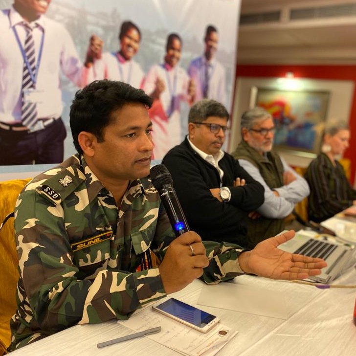 SHAKTIVAHINI's tweet photo. #Group2's presentation discusses the need for the replication aspect of Anti-Human Trafficking practices.
Mr. Sunil Paswan, Deputy Commandant, 71st SSB, Motihari, Bihar sheds light on the same.
#EndTrafficking 
#humantrafficking 
#HumanRights 
#ignitetheFORCE https://t.co/7mhiFYRSIh
