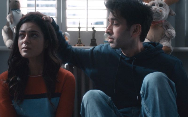 #REVIEW #NeverKissYourBestFriend streaming on @ZEE5India : Two well groomed lovers (@NakuulMehta @anyasinghoff) against the backdrop of an overcast London is the kind of escapist porn, however silly, I wouldn’t give a miss, writes @geekoutyush bit.ly/38rqbY0