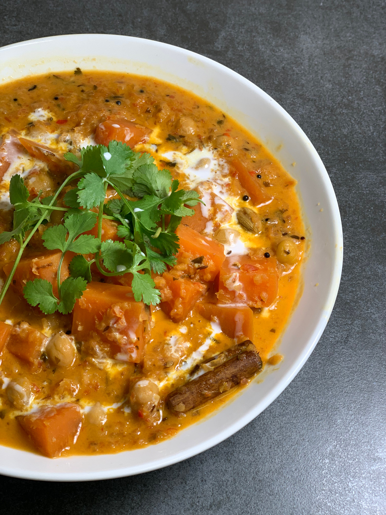 cookerycourses's tweet photo. We look forward to welcoming @sumayyausmani next week for delicious Indian &amp; Pakistani Food. 

🌶️One day of Indian &amp; Pakistani food 
🍛One day of vegetarian &amp; vegan Indian food 

https://t.co/P7ks6OZ3kR https://t.co/lOALbvCxsP