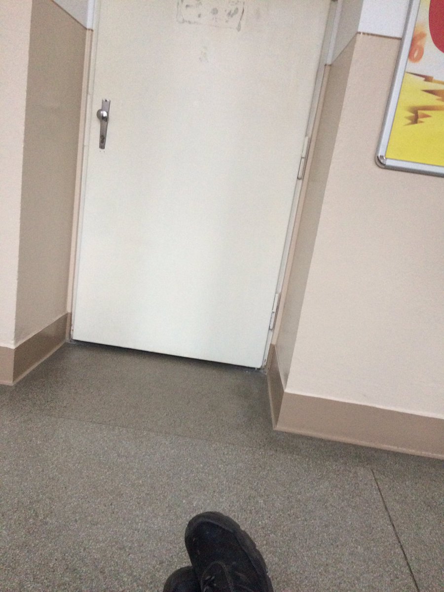 JGiertli's tweet photo. Zase u doktora. Konkrétně kvůli škole. J€b€ m€ t0 https://t.co/WQngJpHy2a