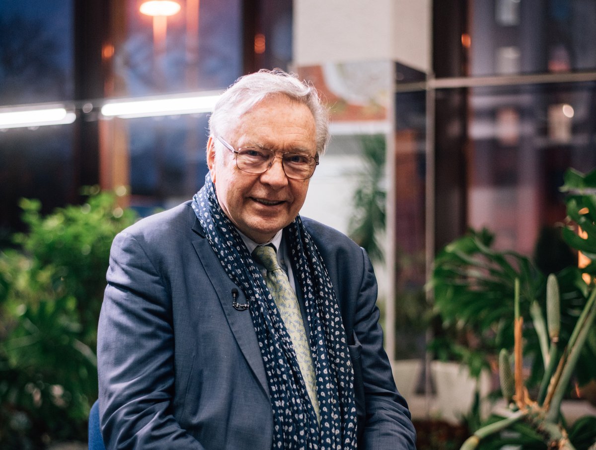 Кшиштоф Занусси: «Сексуальные меньшинства, эмиграция — это не те великие вопросы, которые перед нами стоят». 

Интервью с режиссером-легендой:
bolshoi.by/persona/kshish…