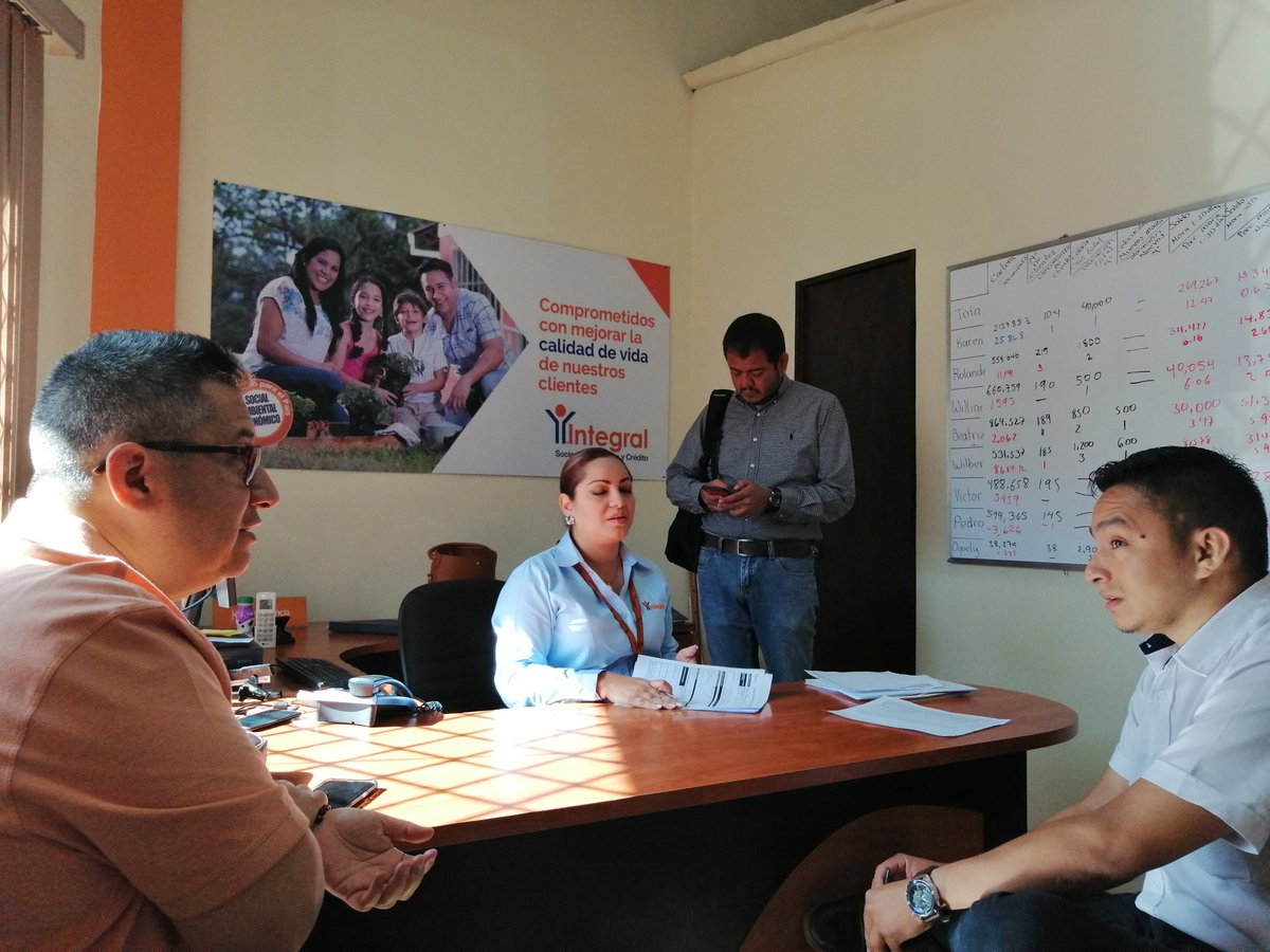 AmaranteConsult's tweet photo. @AmaranteConsult worked with SAC Integral in #ElSalvador to design a #digitaltransformation #strategy based on four lines of action #knowledge #efficiency #deliverychannels #innovation to help this institution gain traction in their digital transformation process https://t.co/OaJb63VZGs