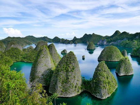 ClattSri's tweet photo. Raja Ampat Islands, Indonesia https://t.co/We5vSNNiO2