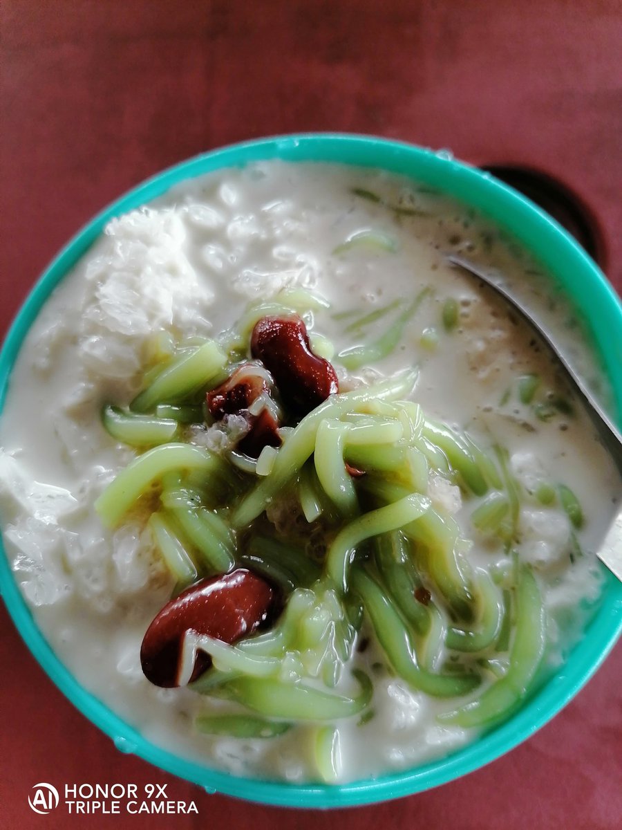 Cendol menyondol ptg ni.. 
Just me.. cik mem dh lari ikut laki lain yg baru dikenali dlm fb