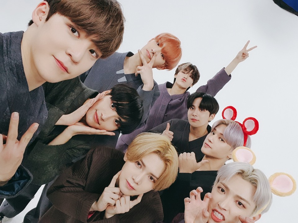 #ATEEZ 가 K아이돌 한복계의 새로운 패러다임을 열어야만 했던 이유🙃 이번주 금요일 오후 3시, #StudioK 설 특집 <보았다; BOATTA>에서 확인하세요🙏

PS. 제 눈엔 너무 귀여운데,,, 진짜 귀여운데,,, 귀엽지 않은지요,,,?🐭

@ATEEZofficial