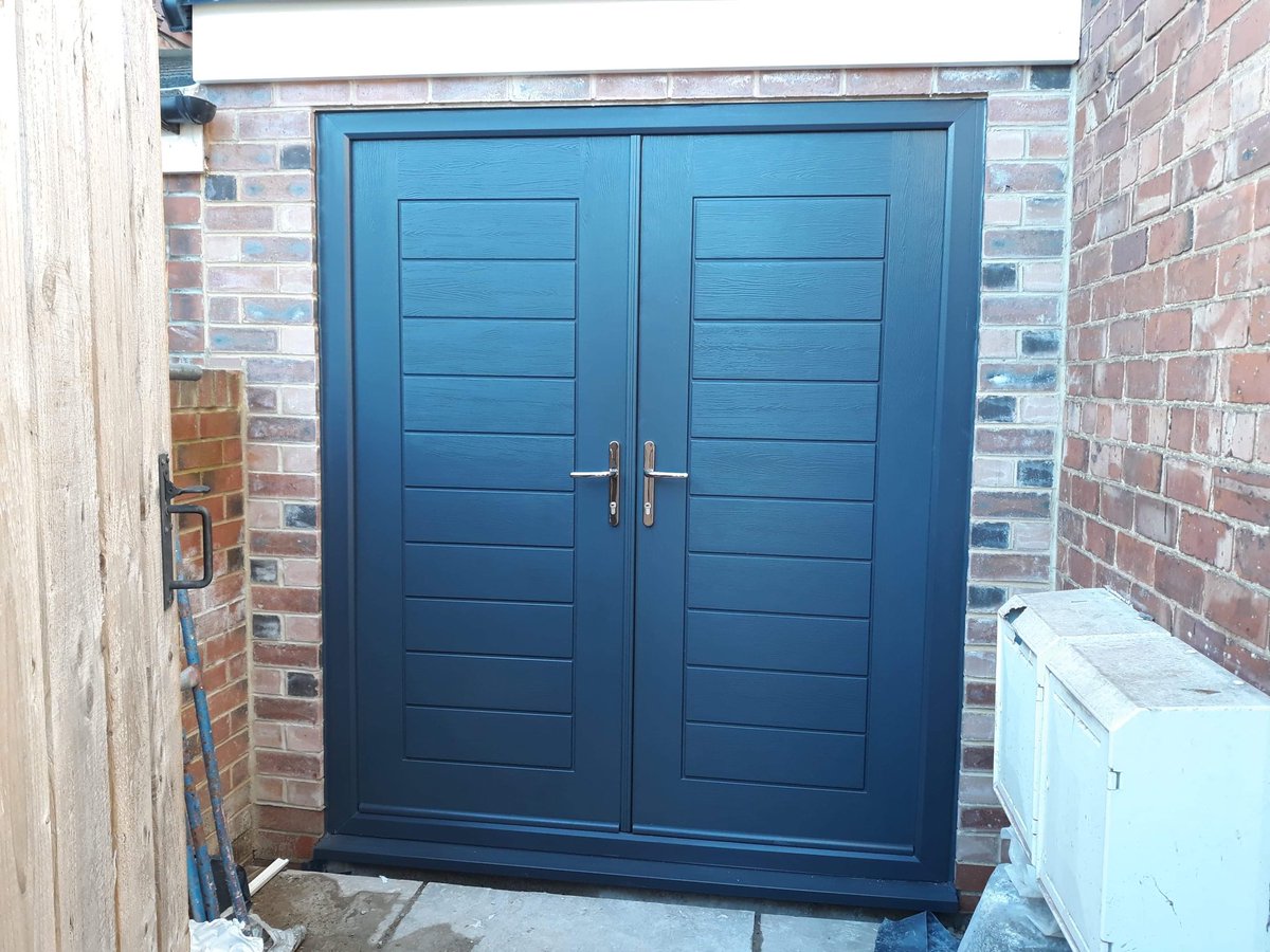 bespokedarlo's tweet photo. The Double Composite doors finished and fitted! 🚪🚪 @tyermanderek  @yetiperm73  @SolidorLtd https://t.co/aKkLmlUgNg