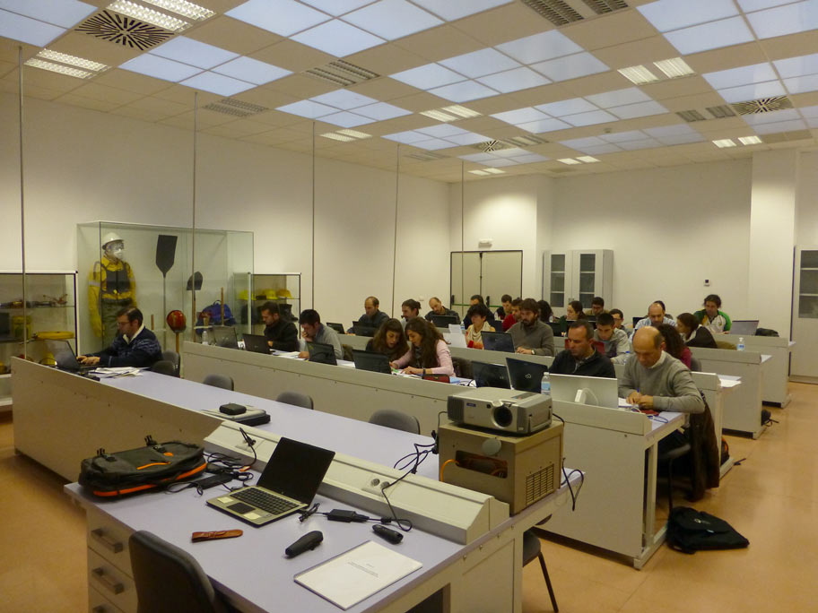 PauCostaF's tweet image. 📚Desde la #PCF y @Hortasj10 se ha estado ofreciendo, en general todo tipo de apoyo técnico y logístico para esta
Maratón de Formación “Incendios Forestales: Ciencia y Gestión Integral” ¡Nos vemos mañana! en la @UdL_info 8 a.m. 🕗 #JornadaIntensiva 💪 Pics: #MásterFuego @mapagob