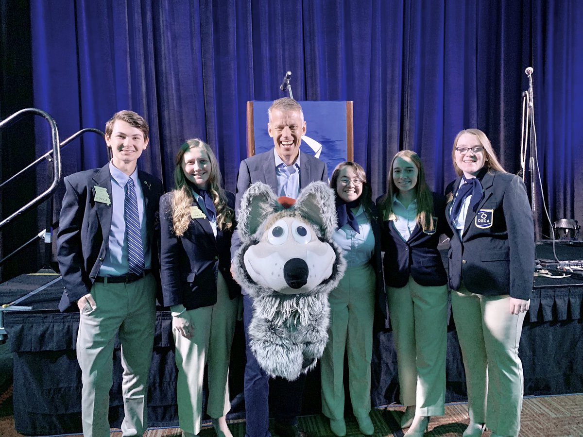 MissouriDECA's tweet photo. KC Wolf and MO DECA ask ‘Want to be a judge at our State Career Development Conference at Crown Center March 23rd?’ Sign up with the link below 

https://t.co/1lSSQ3edEL https://t.co/ZQIDsuCus6