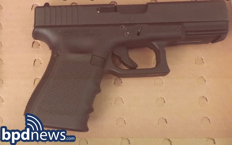 bostonpolice's tweet photo. #KeepingBostonSafe: Search Warrant Leads to Recovery of Multiple Firearms, Bullet Resistant Vest, and Ammunition in Roxbury. https://t.co/uu09tbrum1 https://t.co/MYzx3Qoufi