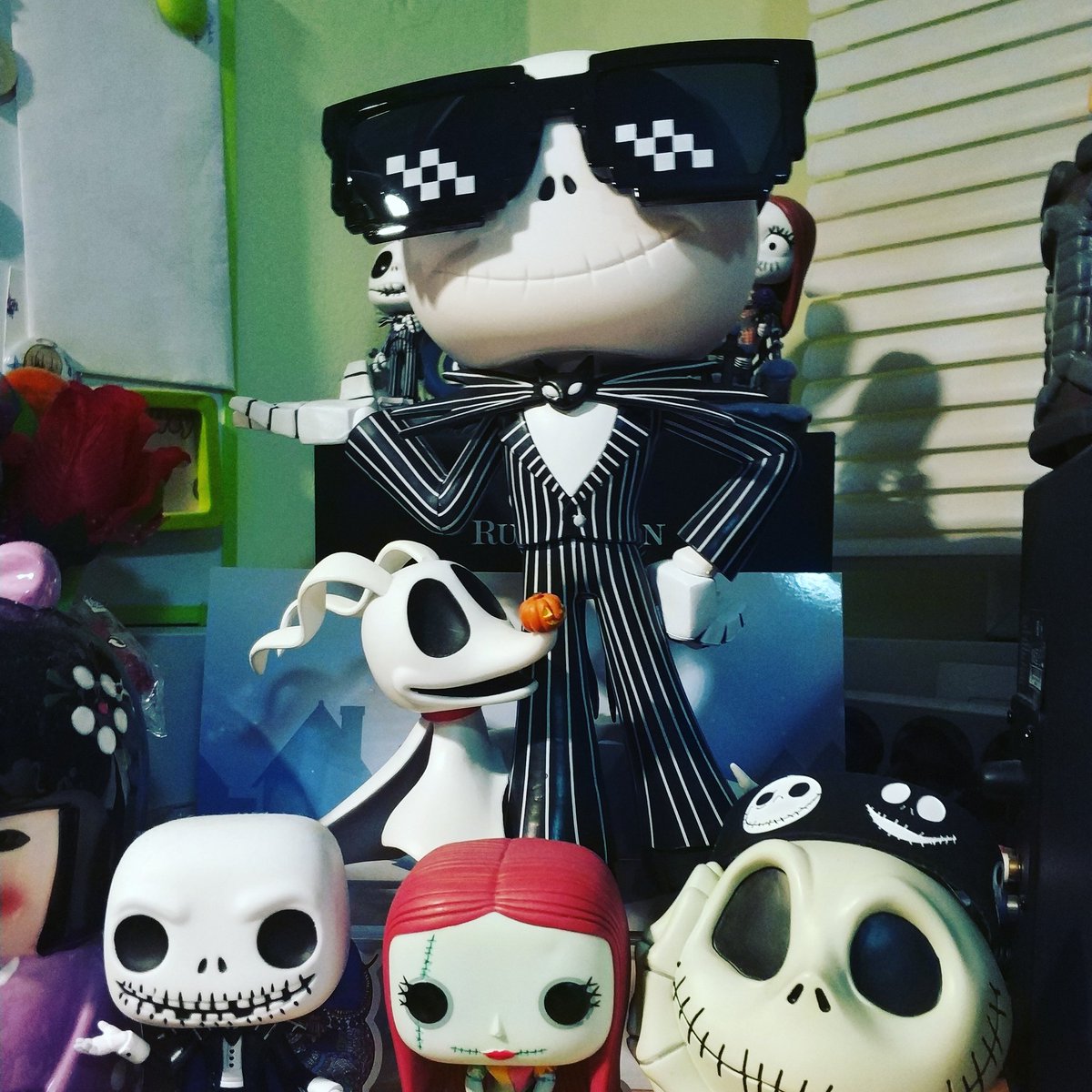 SraBlancos's tweet photo. #BuenosDías a tods !!! Con mal temporal pero buena cara como #JackSkeleton #FunkoPop #FunkoMania #FunkoColection #FunkoMovie #PesadillaAntesDeNavidad #TimBurton https://t.co/Bzje1BkgIl
