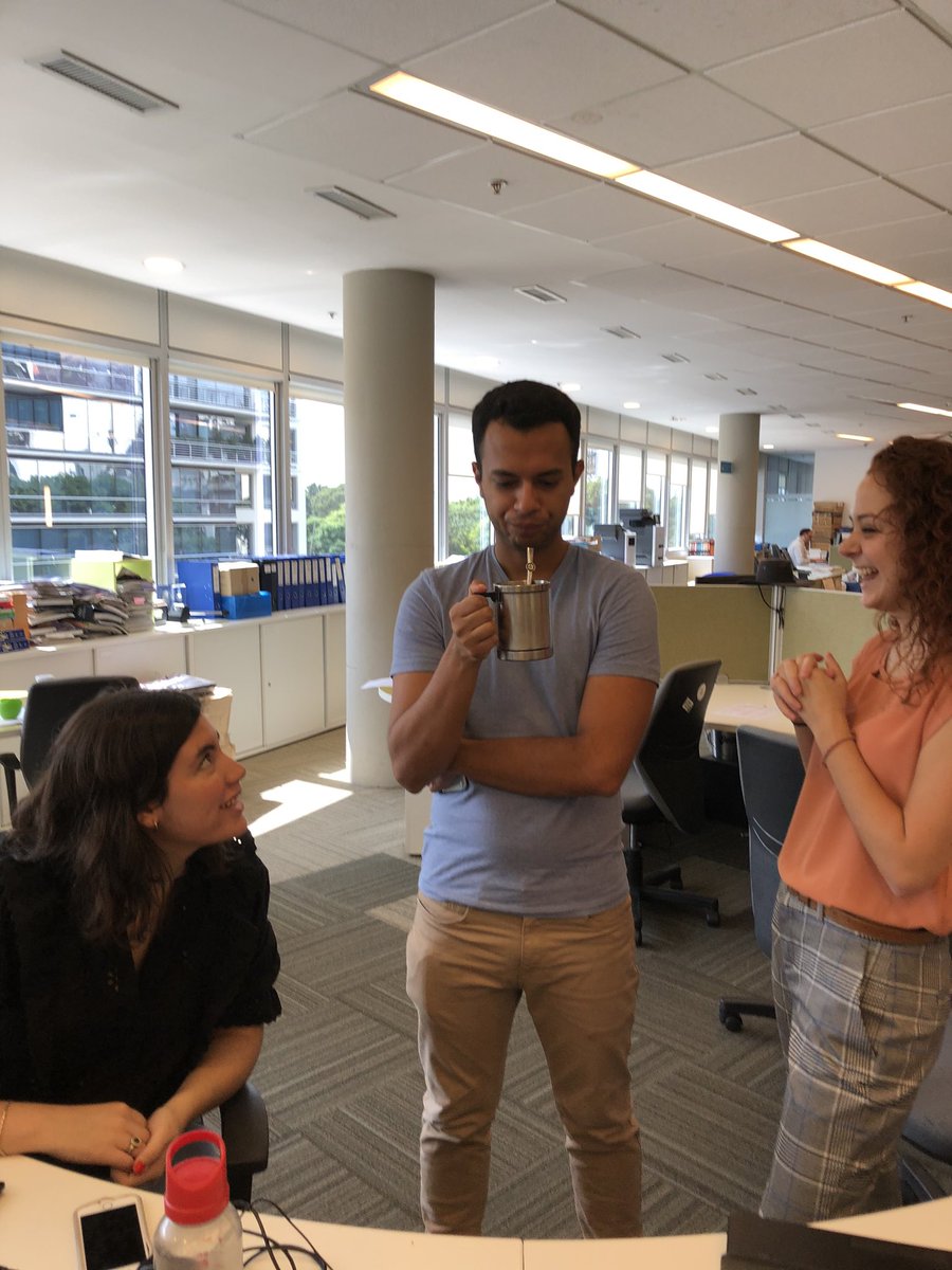 🧉🍊🧊 Hoy se toma Tereré fresquito en <a href="/Lndata/">LA NACION Data</a> <a href="/LNnaturaleza/">LNnaturaleza</a> con yerba #canchada #barbacua llegada en encomienda desde Azara, Misiones. 

Debutan <a href="/Mathias_Felipe/">Mathias Felipe</a> <a href="/jolt_eu/">JOLT</a> 🇧🇷 y <a href="/laurnosa/">Laura Zornosa</a> <a href="/MedillSchool/">Northwestern Medill</a> 🇺🇸 

Qué placer usar el #emojidelmate