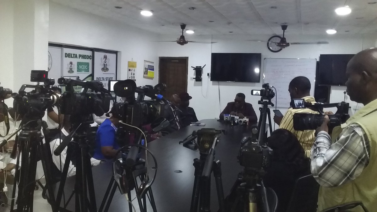 2 confirmed cases of #lassa fever has been reported. One is dead and the Youth Corper was transferred to IRRUA and is responding to treatment. Samples of 3 other suspected cases has been sent to the lab and we are awaiting results from Irrua.