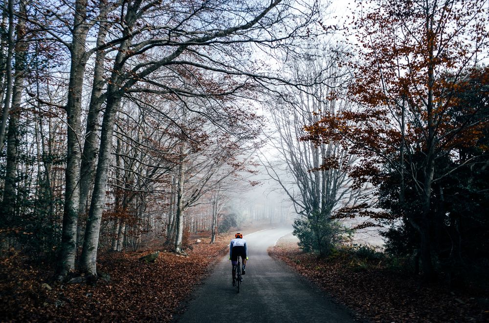 Increasing base miles in the Winter season, in the hope of being strong for the Summer is likely to leave you lacking and demoralised by race day. avio.mobi/base-miles-in-…