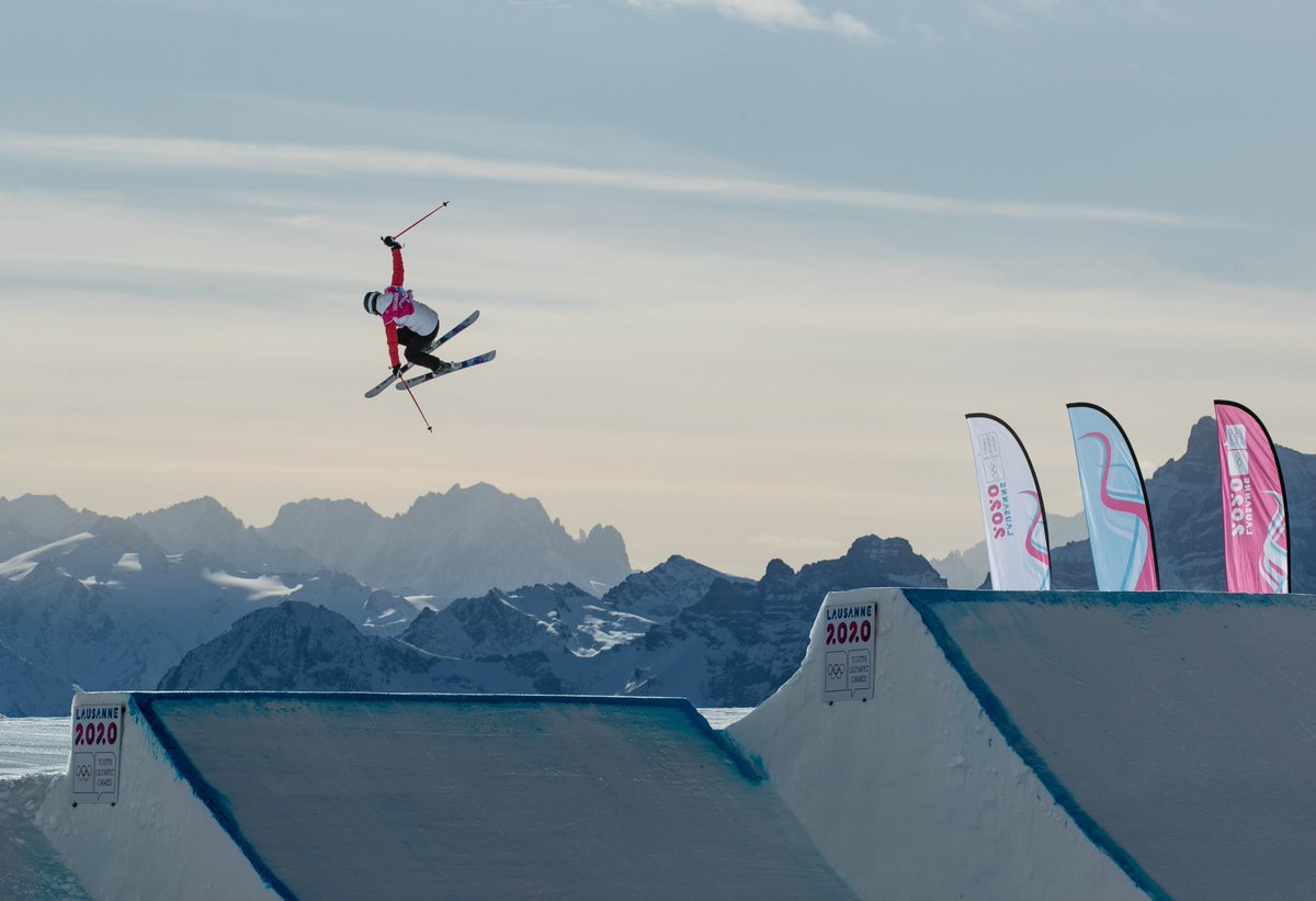 “There’s no better feeling in the world,” says Gu Ailing Eileen (CHN), gold medal winner, women's #freeski big air.

“I’m so grateful.”

#Lausanne2020 🇨🇭 🥇 🇨🇳 #YOG

📸 Ben Queenborough for OISphotos.com
