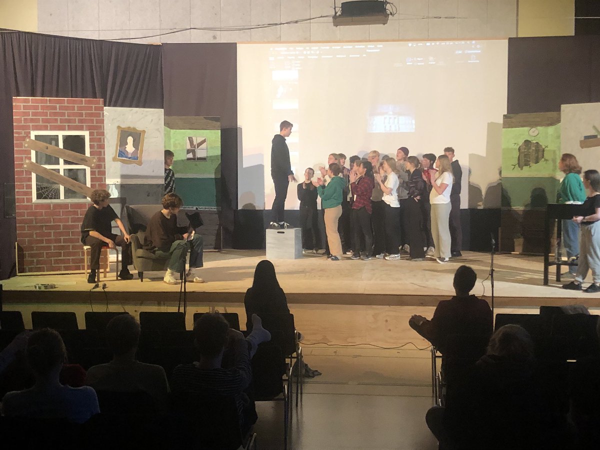 Teaterugen er i gang, og vi glæder os til peæmieren i morgen #efterskole #teater