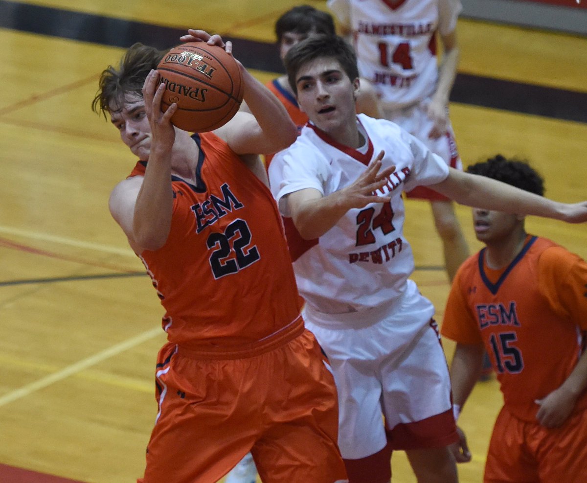 Another home doubleheader tonight!
6:45: 🏀Boys Hoops v. Fowler
7:00: 🤼‍♀️Wrestling v. Cortland (senior night)
#GoSpartans