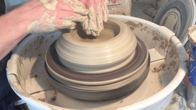 CH Pottery – handmade ceramics by Ciaran Headley ballymena.today/2020/01/22/ch-…