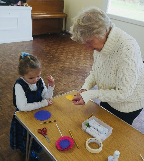 skippershill's tweet photo. Our Reception children made lots of new friends at a special afternoon tea with MAYFACS at #FiveAshes Village Hall on Friday. They performed a buzzy bee story, made kindness flowers and enjoyed reading together. #MayfieldSussex #community https://t.co/3pe591boSb