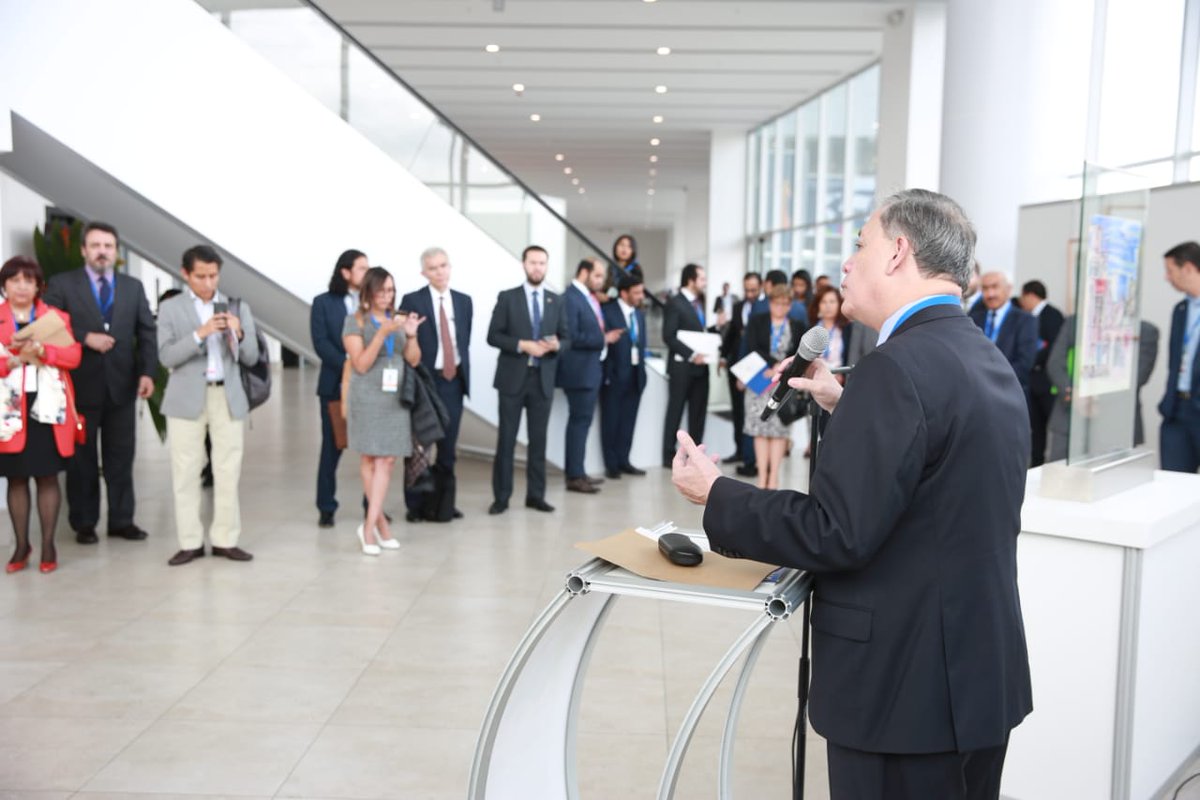 CancilleriaEc's tweet photo. El presidente del Foro Global sobre Migración y Desarrollo, @SChavezEc, inauguró la exposición fotográfica de Miguel Betancourt, uno de los artistas visuales más importantes.

Esta muestra se encuentra en el Centro de Convenciones Metropolitano, sede de la #XIICumbreGFMDQuito https://t.co/ZhBbvEWLqT